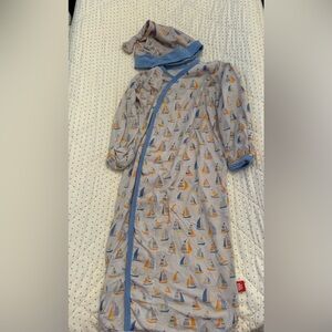 Magnetic me gown modal